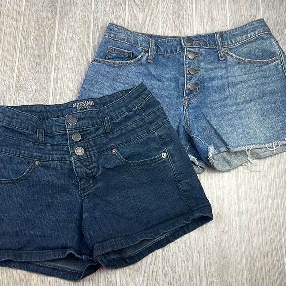 Bundle of 2 denim jean shorts.  Mossimo and Universal Thread. Women's size 4 - Picture 1 of 9